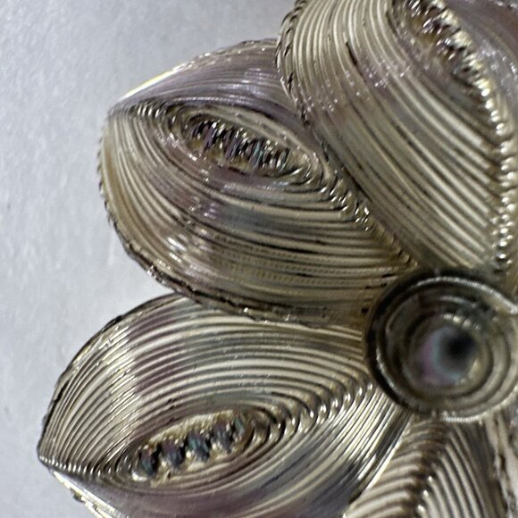 Silver Wire Mesh Six Leaf Flower - Picture 9 of 10